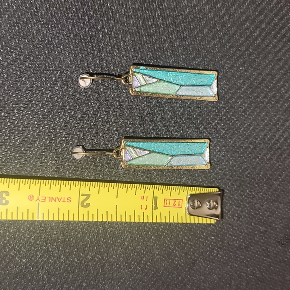 Dangling rectangle earrings (quality costume jewelry) - Picture 3 of 5